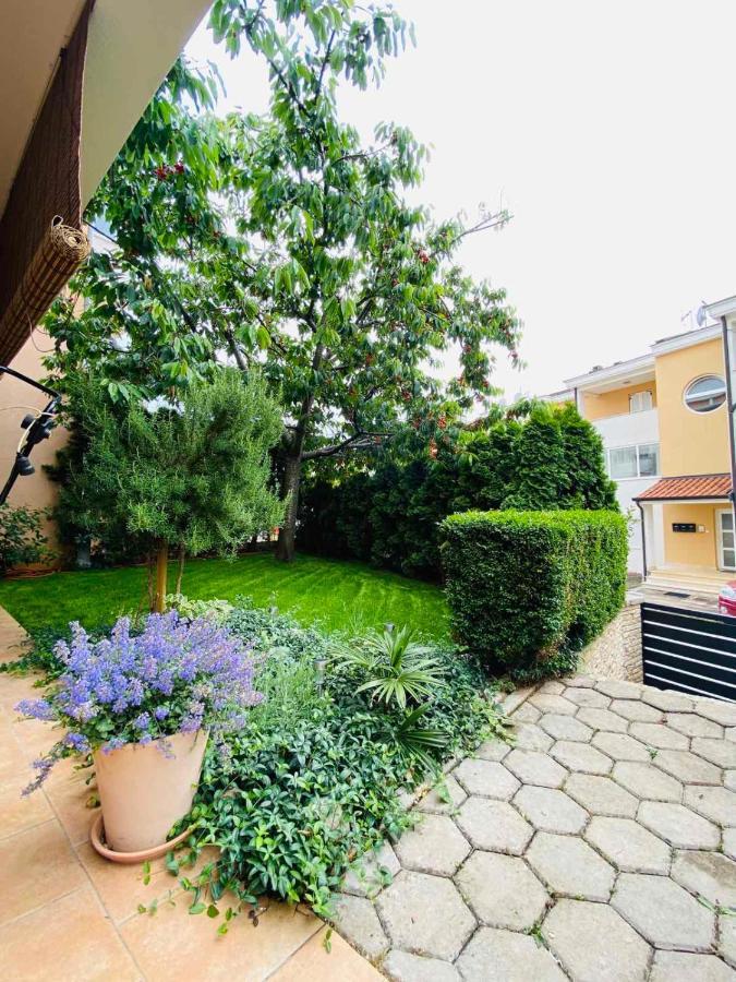 Apartman Rose-2025 Renovated Garden View Porec Exterior photo
